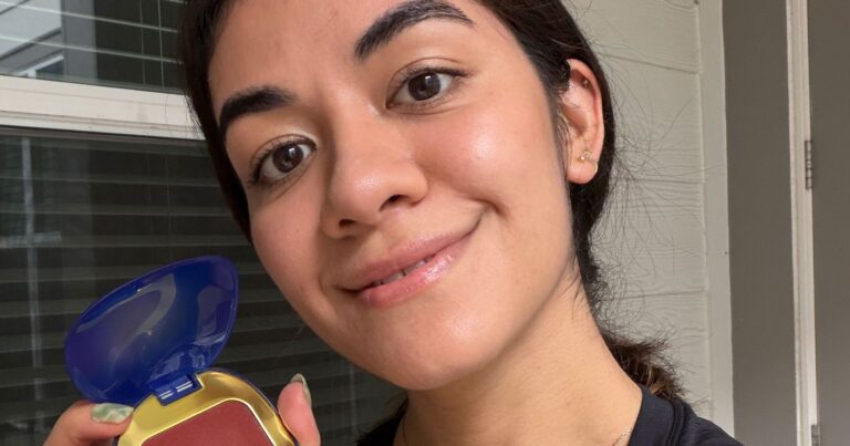 Violette’s Plume Blush Is So Good, I Know I’ll Be Wearing It All Summer Long Close-up of a cream-to-powder blush compact with a soft velvety finish